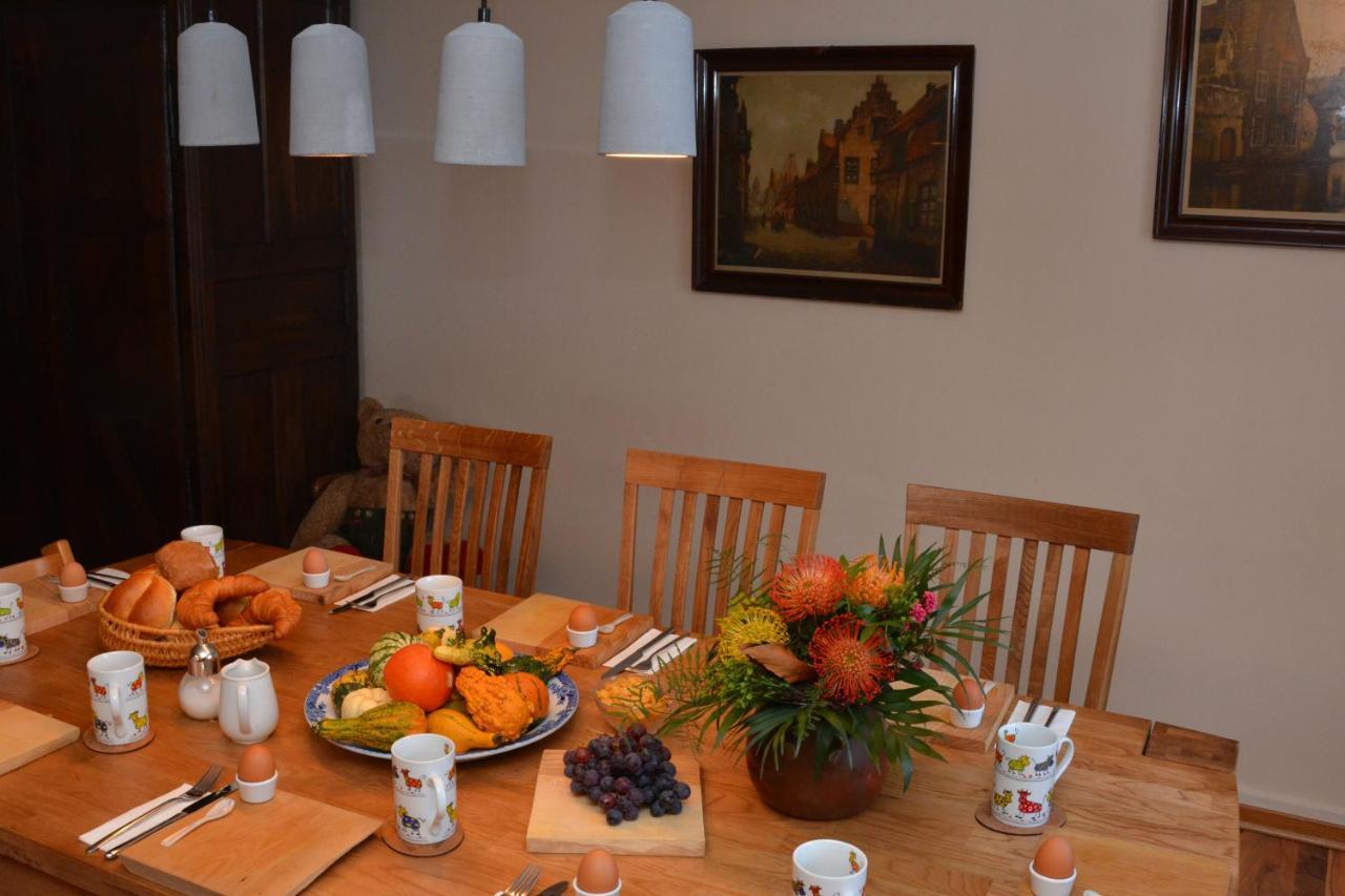 Appartamento Alte Post Mit Geschichte Und Restaurant Tavanasa Esterno foto