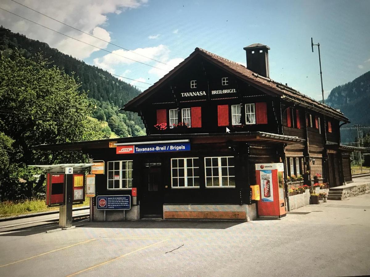 Appartamento Alte Post Mit Geschichte Und Restaurant Tavanasa Esterno foto